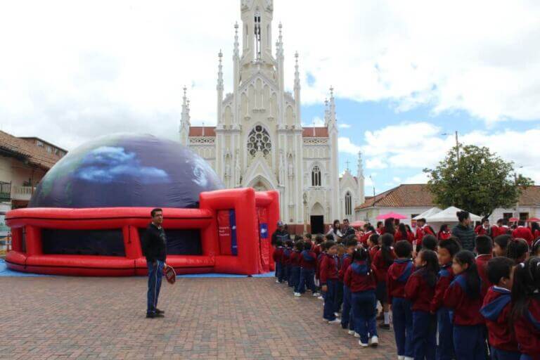planetario de móvil de colombia