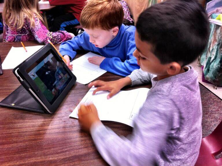 Niños Internet esencial