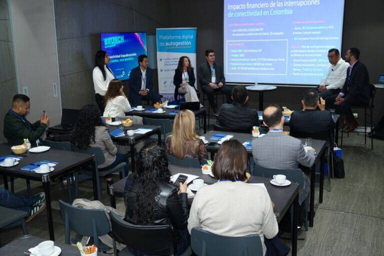 Con el eslogan ‘Conectividad inquebrantable, cero caídas, cero pérdidas’, clientes, integradores y fabricantes se reunieron en Bogotá