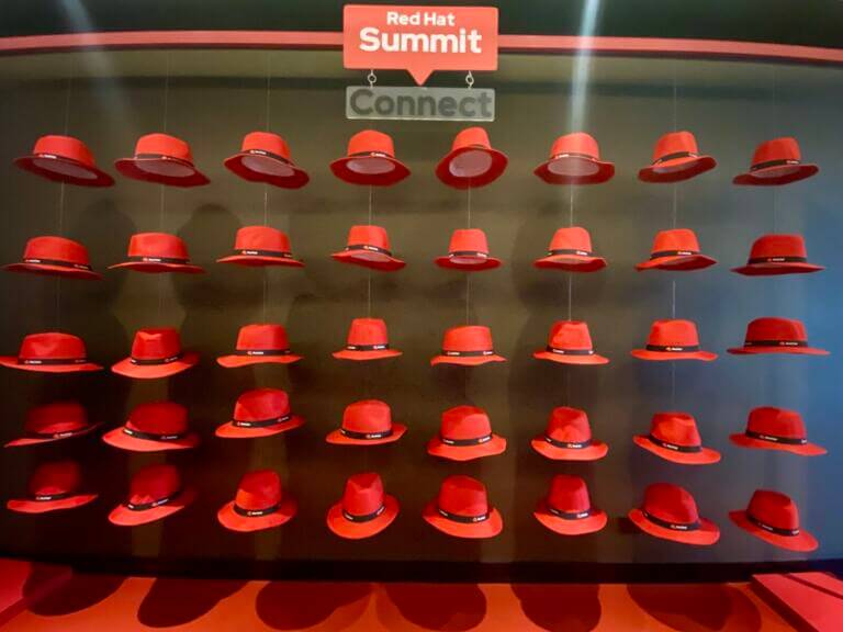 Red Hat Summit Connect 2025 La Inteligencia Artificial se define como híbrida, abierta y con propósito