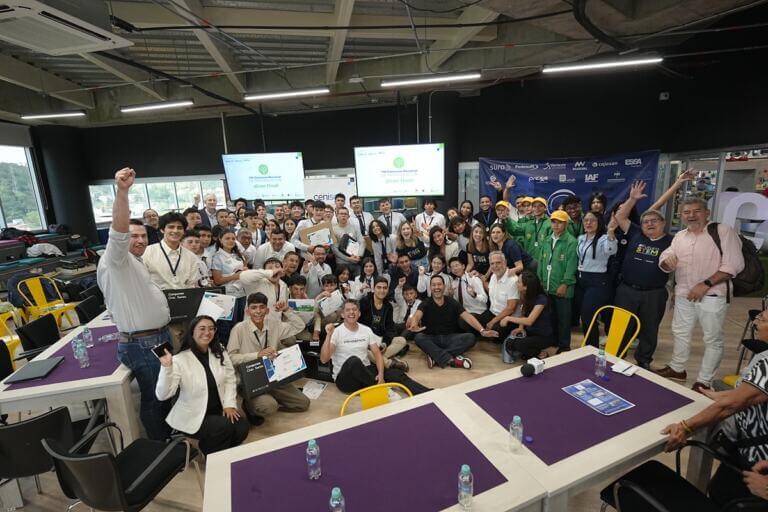 La novena edición del Concurso Nacional de Programación, organizado por Fedesoft, Redis y el Ministerio de Educación, se prepara para su gran final el 14 de noviembre