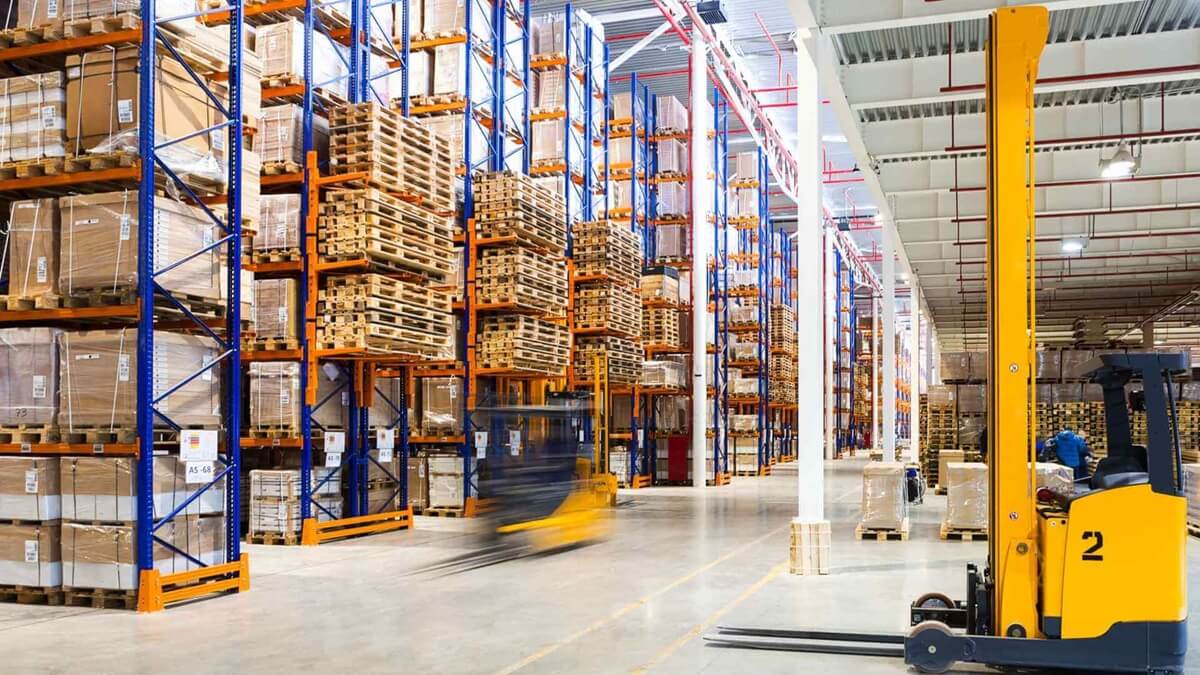 La IA física revolucionaría los robots industriales al permitirles entender las leyes que rigen el mundo real