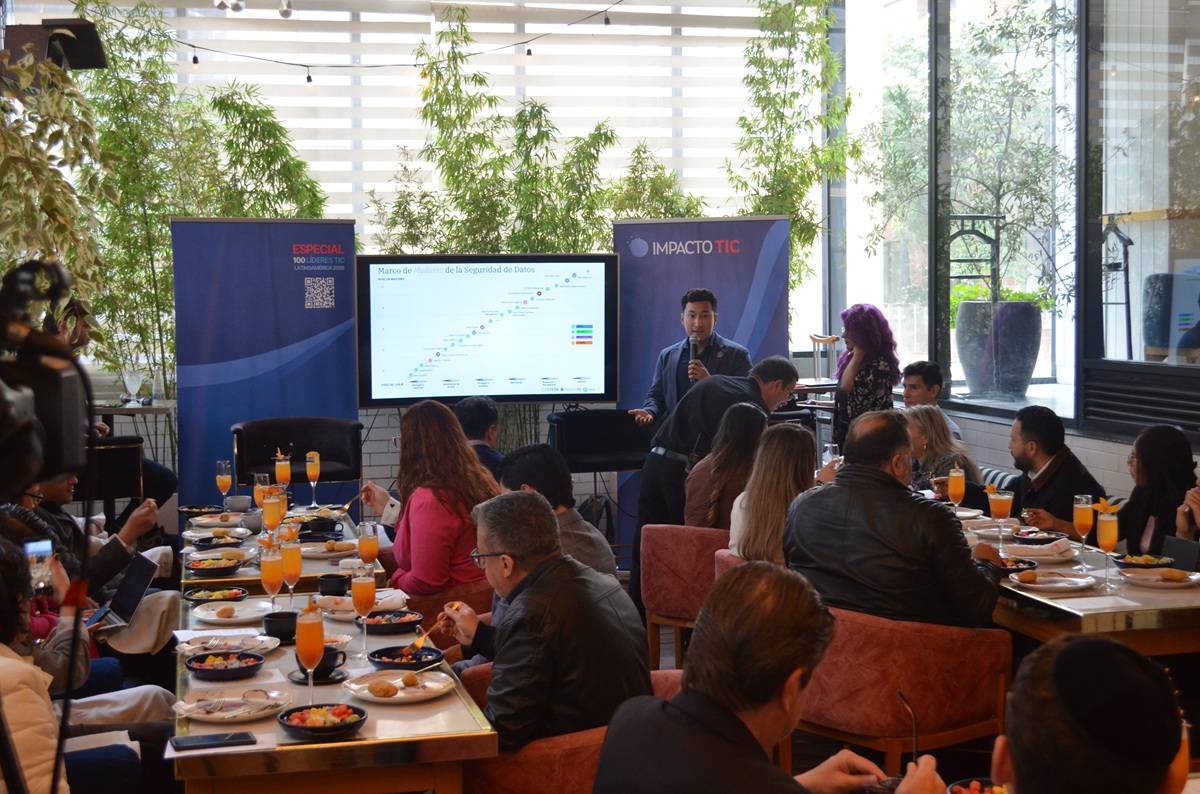 Danny Chicas, territory manager para Latinoamérica de Cyera, en el marco del foro TIC de protección de datos