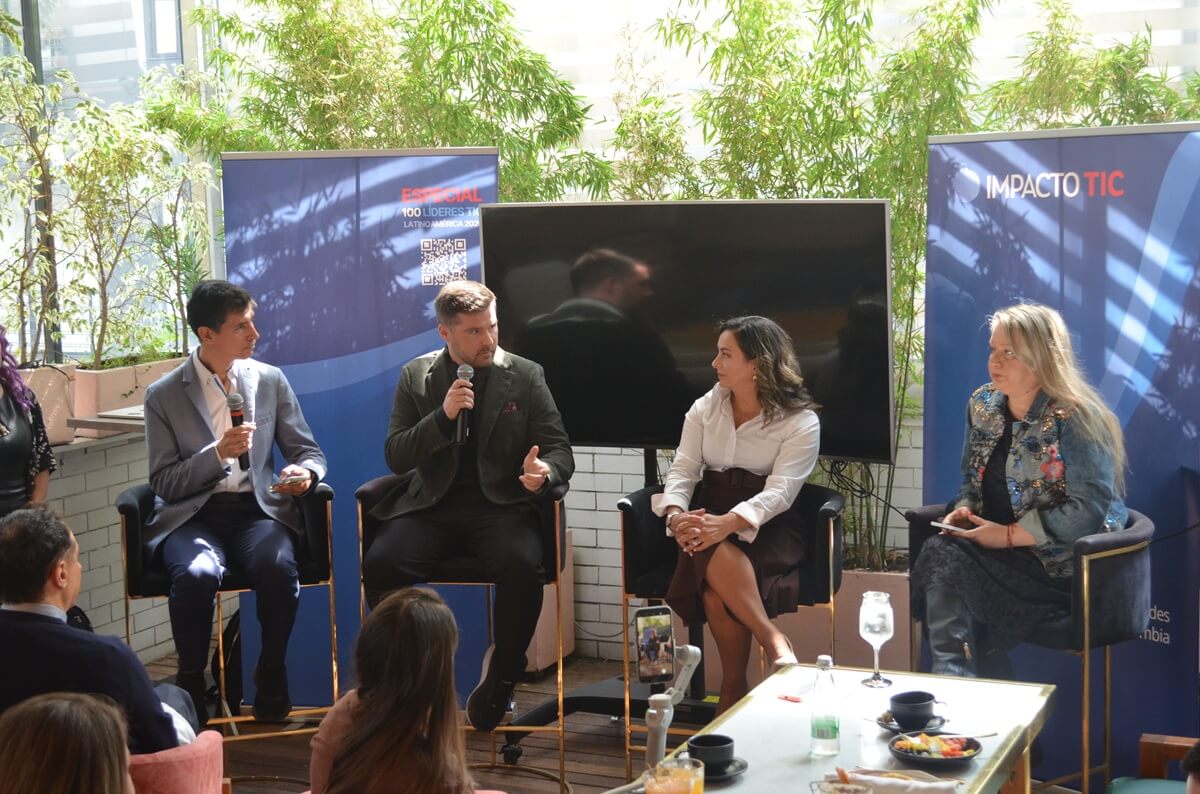 El panel financiero protagonizó el Foro TIC Del caos al control estrategias modernas de protección de datos