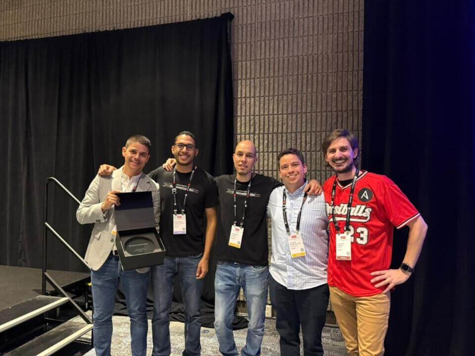 Bancolombia destacada en el Red Hat Summit 2026