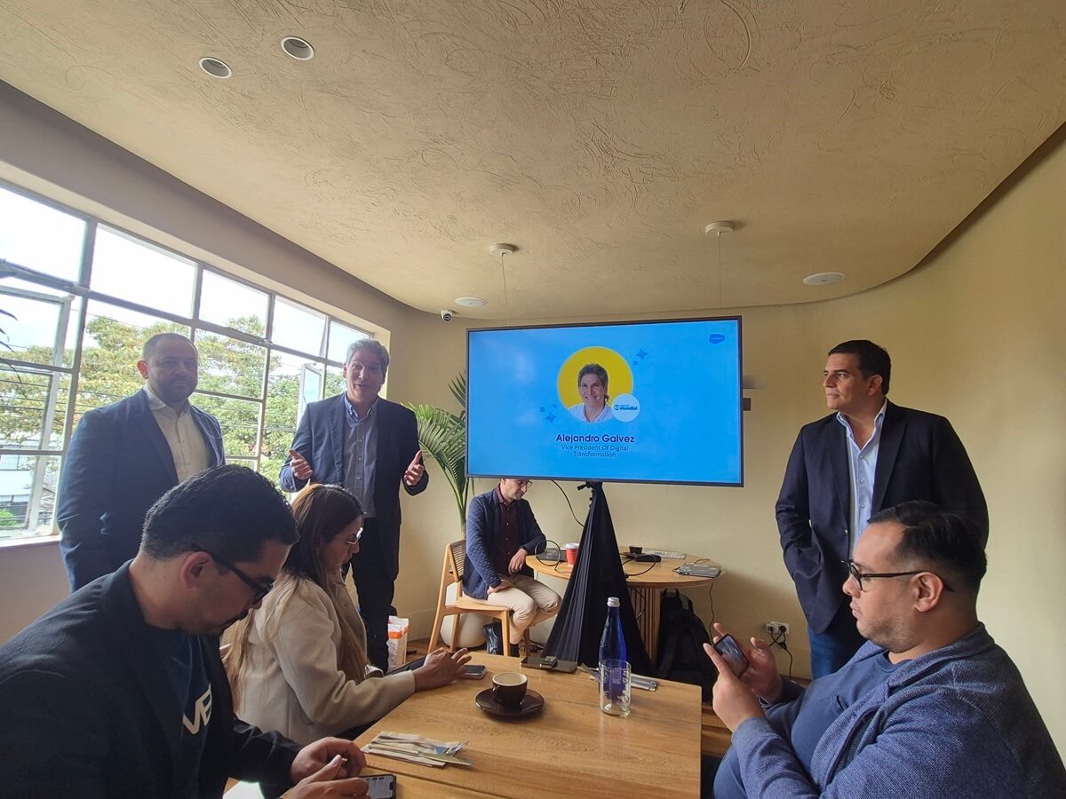 Alejandro Gálvez y Edsson Estupiñán, líderes tecnológicos de Seguros Mundial nos cuentan sobre su Transformación digital y adopción de agentes de IA