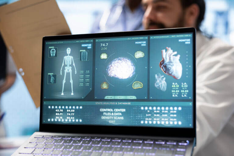 Científico colombiano revoluciona la nanomedicina con Inteligencia Artificial