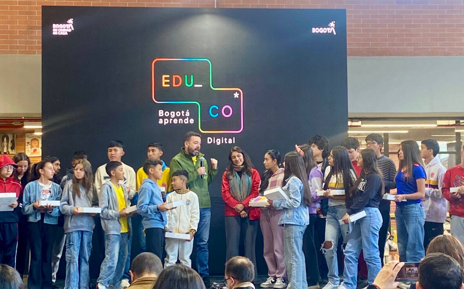 La Alcaldía Mayor de Bogotá presentó la estrategia EDU CO - Bogotá Aprende Digital,